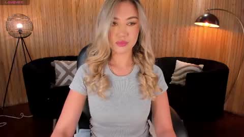 Snapshot of rebeccahudson_ chatting on 07-13-26, 06:44 Rebe online show from 07-13-26, 06:44