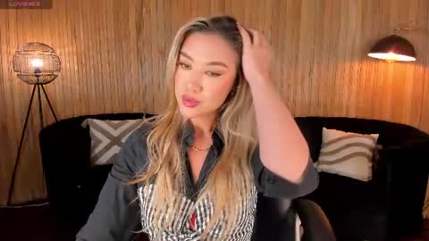 Snapshot of rebeccahudson_ chatting on 07-15-26, 07:41 Rebe online show from 07-15-26, 07:41