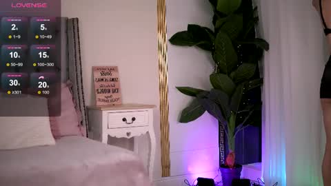 Snapshot of rebeccarese chatting on 06-10-26, 08:24 Rebecca online show from 06-10-26, 08:24