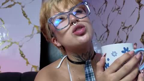 Snapshot of rebeka_baker chatting on 03-01-26, 01:07 REBEKA online show from 03-01-26, 01:07