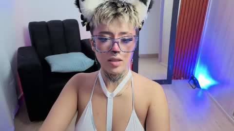 Snapshot of rebeka_baker chatting on 06-05-26, 11:27 REBEKA online show from 06-05-26, 11:27
