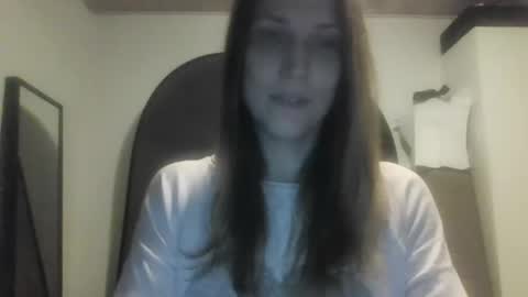 Keely KeKe Kiwi online show from 10-24-25, 06:04