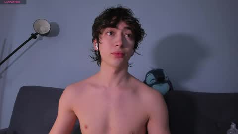 Snapshot of recklessalan chatting on 05-04-26, 05:03 Alan online show from 05-04-26, 05:03