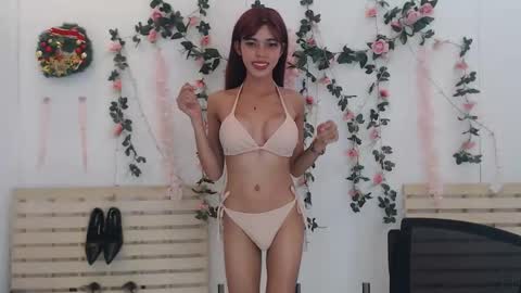 Snapshot of red_ann17 chatting on 11-02-25, 10:39 ann online show from 11-02-25, 10:39