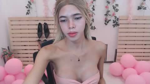 Snapshot of red_ann17 chatting on 11-18-25, 10:41 ann online show from 11-18-25, 10:41