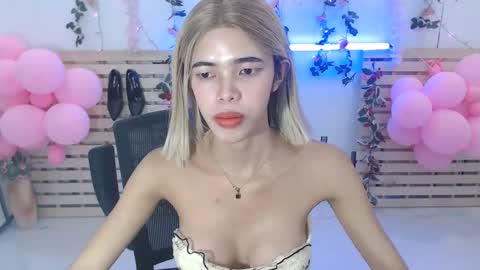 Snapshot of red_ann17 chatting on 11-22-25, 10:03 ann online show from 11-22-25, 10:03