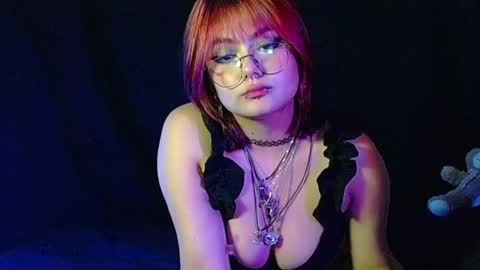 red_cherry2 online show from 04-19-26, 04:34