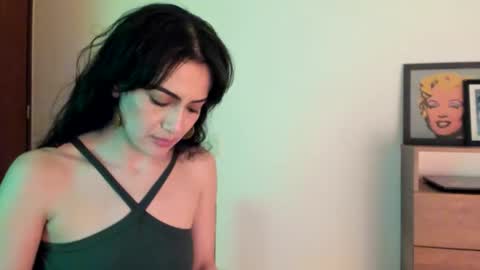 red_flower203 online show from 04-01-26, 01:50