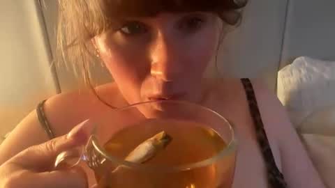 Snapshot of red_head_rosie_69 chatting on 04-27-26, 07:34 Rosie online show from 04-27-26, 07:34