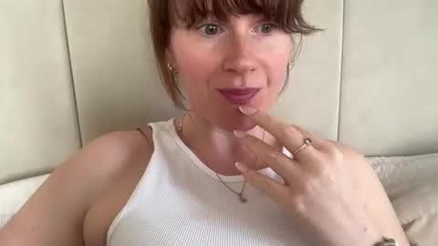 Snapshot of red_head_rosie_69 chatting on 05-10-26, 09:58 Rosie online show from 05-10-26, 09:58