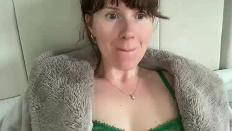 Snapshot of red_head_rosie_69 chatting on 05-12-26, 06:38 Rosie online show from 05-12-26, 06:38