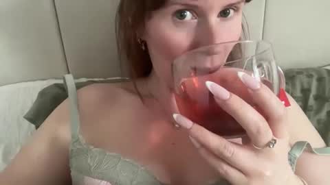 Snapshot of red_head_rosie_69 chatting on 05-14-26, 06:47 Rosie online show from 05-14-26, 06:47