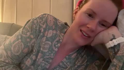 Snapshot of red_head_rosie_69 chatting on 05-26-26, 06:48 Rosie online show from 05-26-26, 06:48