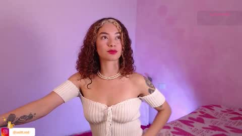 Snapshot of red_velvett0 chatting on 10-17-25, 08:39 red_velvett0 online show from 10-17-25, 08:39