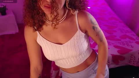 Snapshot of red_velvett0 chatting on 10-25-25, 07:27 red_velvett0 online show from 10-25-25, 07:27