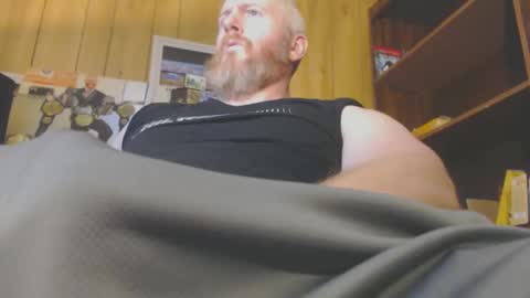 Snapshot of redhead4fun chatting on 12-23-25, 01:14 theredhead4fun online show from 12-23-25, 01:14