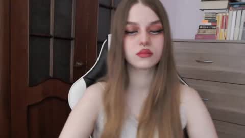 Lily online show from 10-02-25, 01:56