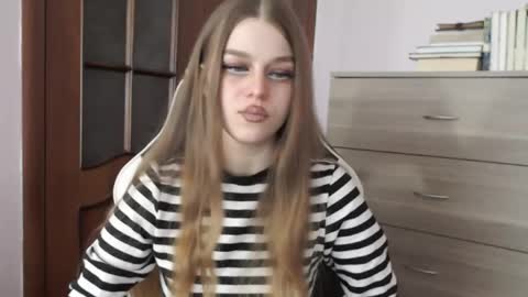 Lily online show from 04-04-26, 02:32