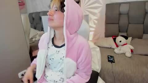 redhood_1_ online show from 03-05-26, 04:52