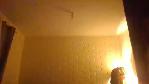 Snapshot of redhot2333 chatting on 12-20-25, 09:05 redhot2333 online show from 12-20-25, 09:05