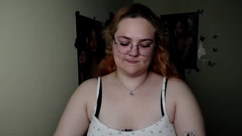 Snapshot of redhotqueen1 chatting on 07-01-26, 12:07 Rina online show from 07-01-26, 12:07
