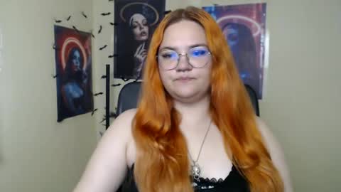 Snapshot of redhotqueen1 chatting on 07-21-26, 06:05 Rina online show from 07-21-26, 06:05