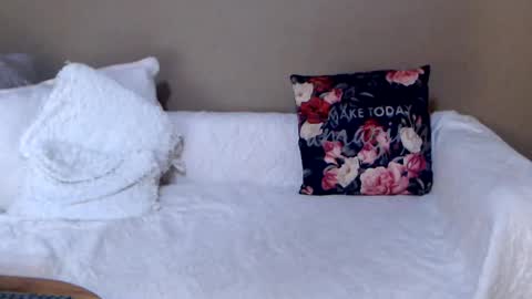 Snapshot of redizabel chatting on 04-23-26, 02:08 izabell online show from 04-23-26, 02:08