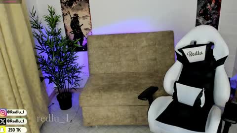 Snapshot of redlu_1 chatting on 01-23-25, 02:12 Lu Independiet model online show from 01-23-25, 02:12