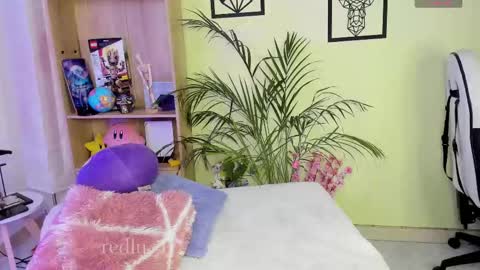 Snapshot of redlu_1 chatting on 03-07-25, 04:24 Lu Independiet model online show from 03-07-25, 04:24