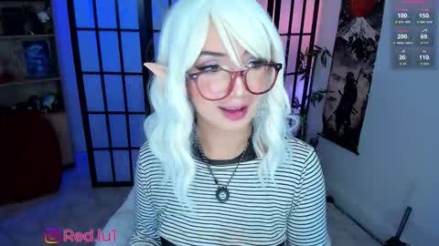 Snapshot of redlu_1 chatting on 10-21-25, 02:23 Lu Independiet model online show from 10-21-25, 02:23