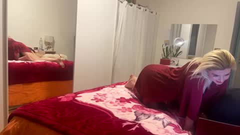 redridinghood96 online show from 12-22-25, 04:59