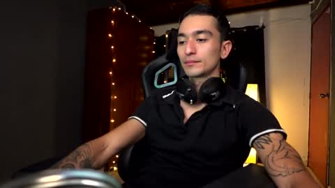 Red online show from 12-31-24, 09:17