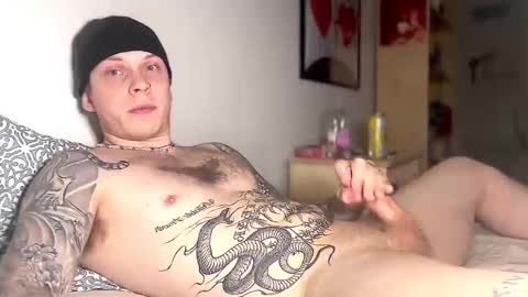 Snapshot of redrumbackwards chatting on 12-29-24, 12:09 redrum online show from 12-29-24, 12:09