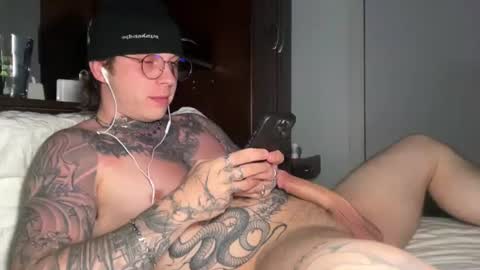 Snapshot of redrumbackwards chatting on 07-12-26, 07:10 redrum online show from 07-12-26, 07:10