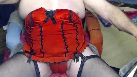 Red Satin Coat online show from 11-29-25, 06:16