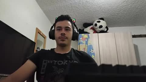 Snapshot of redsoul951869 chatting on 09-23-25, 04:59 RedsoulReaver online show from 09-23-25, 04:59