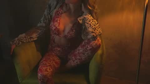 Red online show from 10-18-25, 09:04