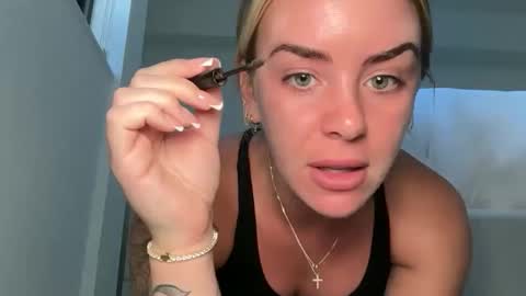 Snapshot of reecemarie chatting on 11-11-25, 04:18 Reece Marie online show from 11-11-25, 04:18