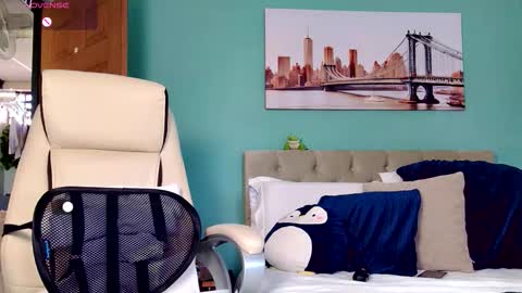 Yanella online show from 10-11-25, 04:05