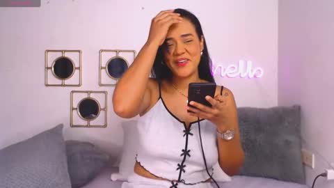 Snapshot of regina1819 chatting on 03-04-25, 12:39 regina1819 online show from 03-04-25, 12:39