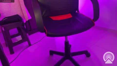 Snapshot of regina_mills_milk chatting on 10-18-25, 02:36 regina_mills_milk online show from 10-18-25, 02:36