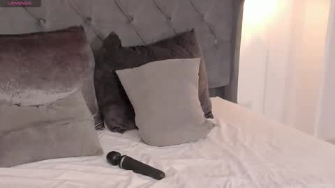 Regina  online show from 03-05-26, 10:06