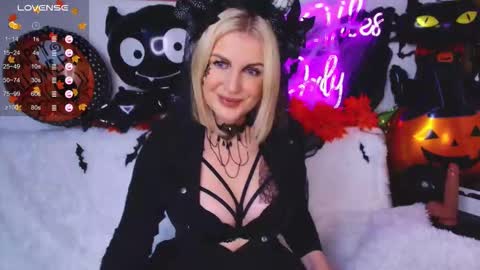 Snapshot of regina_zbarskaya chatting on 10-30-25, 07:47 Regina online show from 10-30-25, 07:47