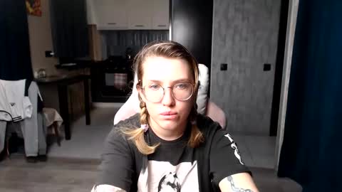 Regina online show from 09-18-25, 12:01