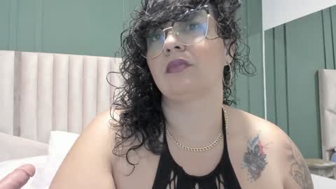 reginavegaa online show from 02-08-25, 11:44