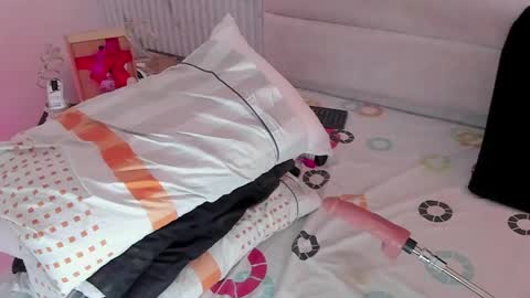 Snapshot of reginavegaa chatting on 04-23-26, 12:29 reginavegaa online show from 04-23-26, 12:29
