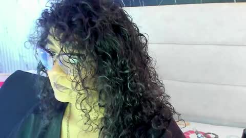 Snapshot of reginavegaa chatting on 05-09-26, 09:25 reginavegaa online show from 05-09-26, 09:25