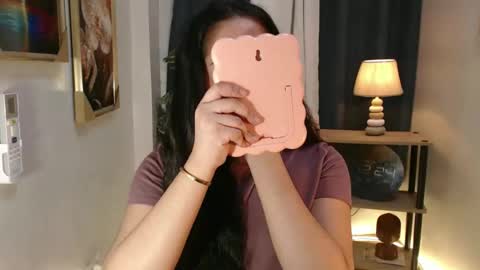 Snapshot of reginethegoddess chatting on 02-15-26, 04:25 regine online show from 02-15-26, 04:25