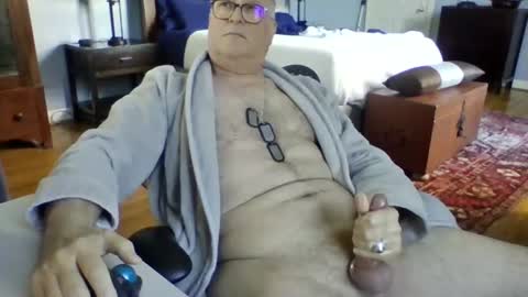 Snapshot of regularguynola chatting on 12-21-24, 05:29 RegularGuyNOLA online show from 12-21-24, 05:29