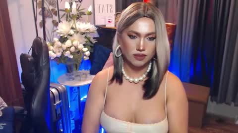 Snapshot of reigning_ivy chatting on 03-01-26, 05:15 Red Ivy online show from 03-01-26, 05:15